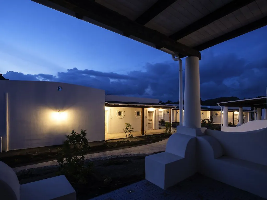 Vulcano Mari Del Sud Resort Porto di Ponente Hotel