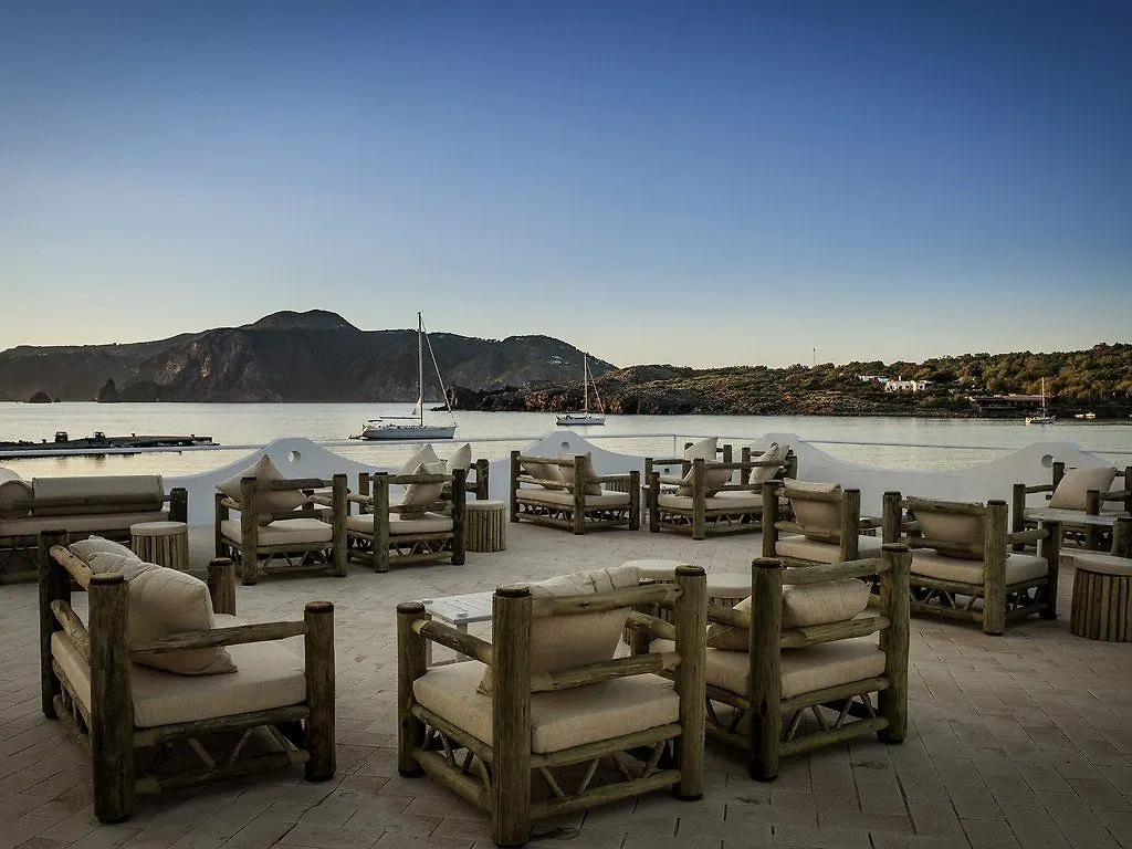 Vulcano Mari Del Sud Resort Porto di Ponente 4*,