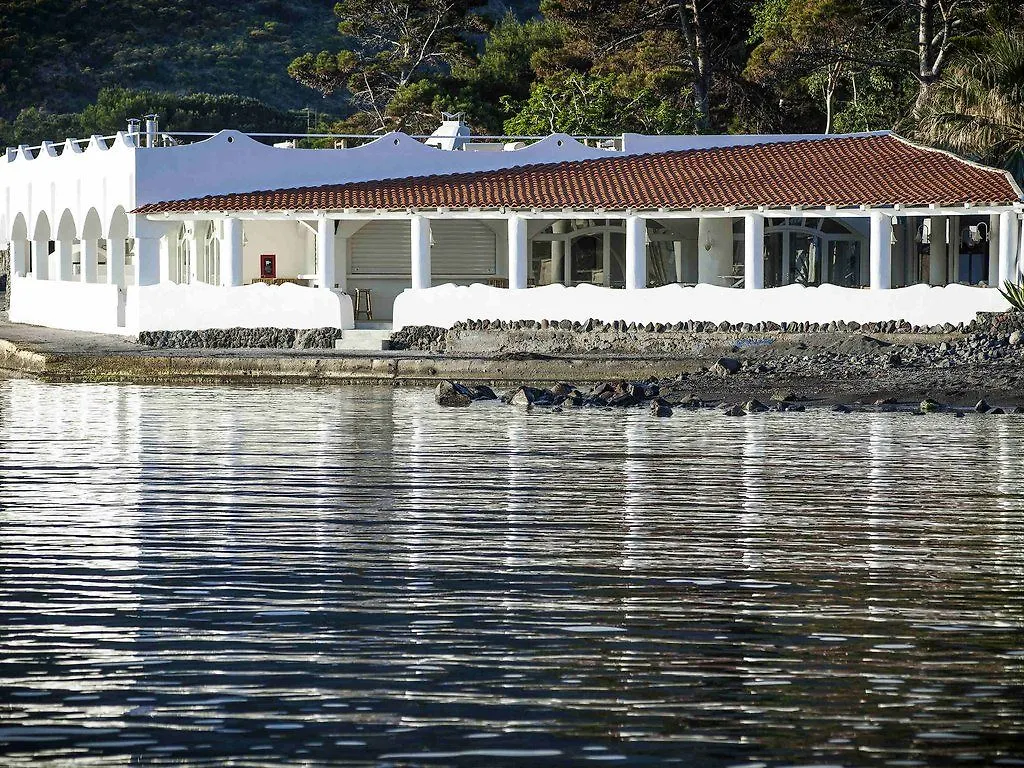 Vulcano Mari Del Sud Resort Porto di Ponente